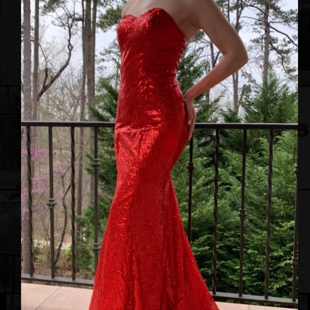 Red strapless prom dress size 0